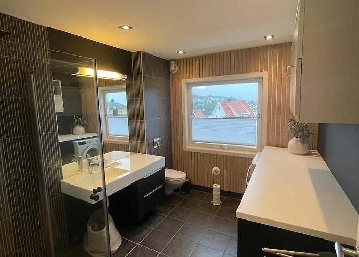 Close To The Centre *